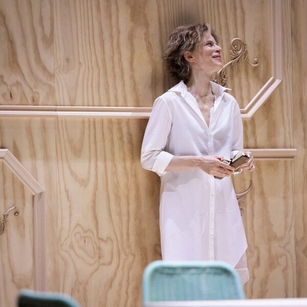 PORCACCHIA TRASLOCHI LA LOCANDIERA TEATRO STABILE DELLUMBRIA GLOBO ITALIA 2 600x600